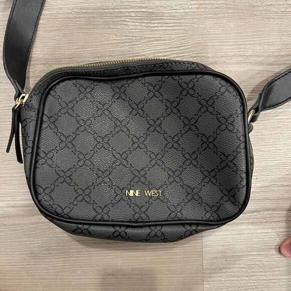 Nine West Handbags - Nine West Crossbody Purse Bag